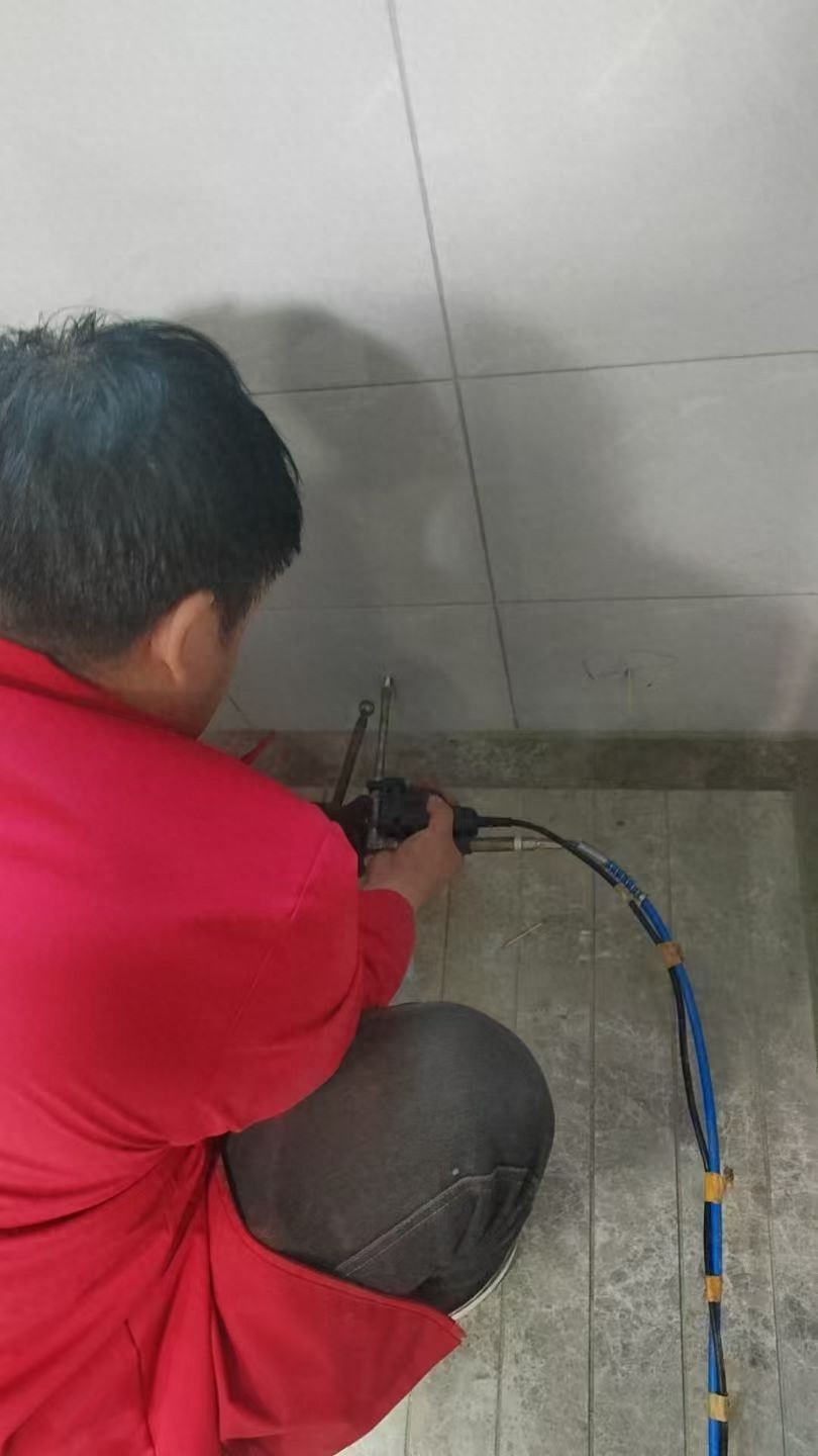 碑林老小区瓷砖空鼓修复—— 免砸砖技术守护三代同堂安全